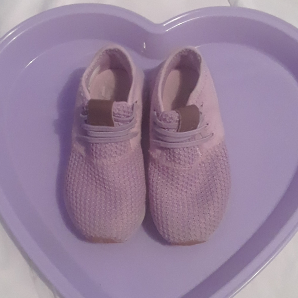 Girls sneakers